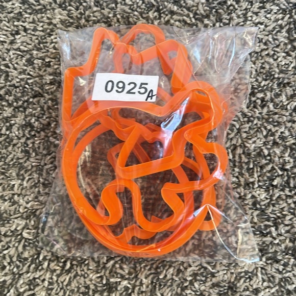 Halloween holiday cookie cutters or playdoh cutters - Picture 8 of 8